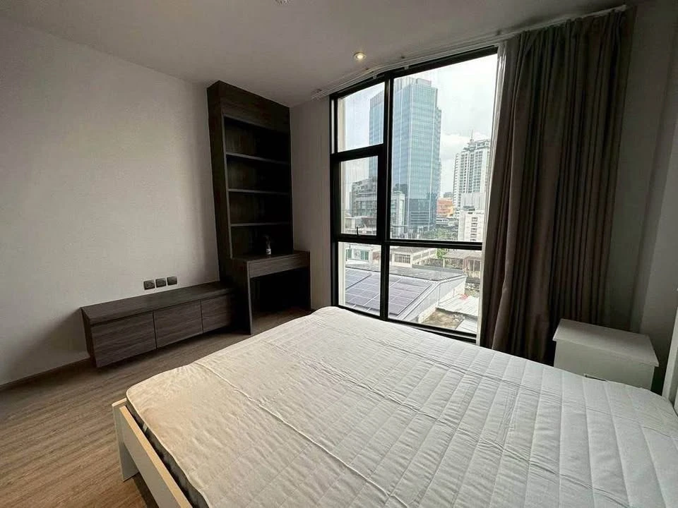 For sale: Rhythm Ekkamai, 8th floor, beautiful view, airy, open. Interested in owning one? Hurry and reserve now!