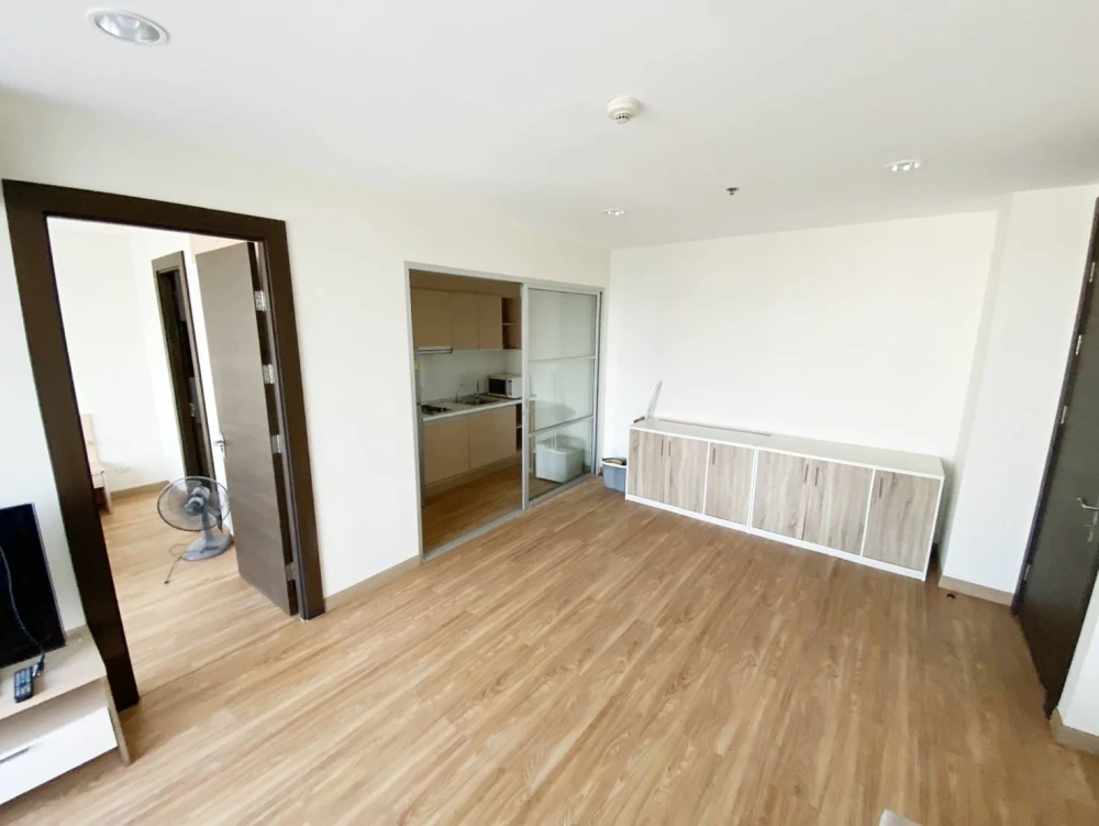 For sale: RHYTHM RATCHADA, high floor, special corner room, no one to disturb, large size, spacious, perfect in every corner, you can't miss booking.