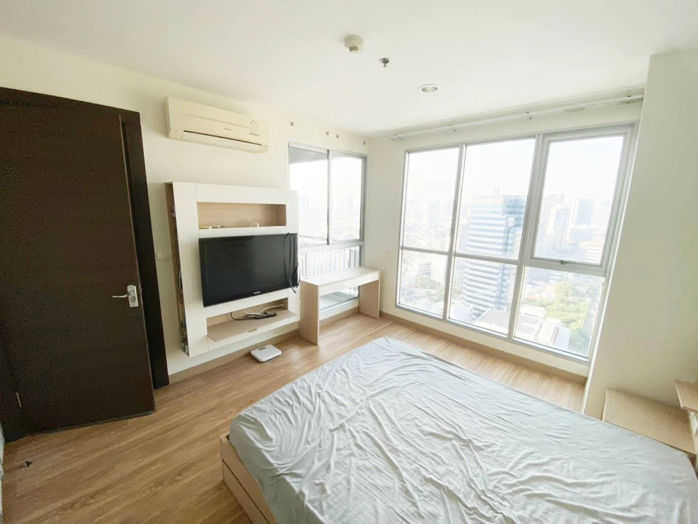 For sale: RHYTHM RATCHADA, high floor, special corner room, no one to disturb, large size, spacious, perfect in every corner, you can't miss booking.