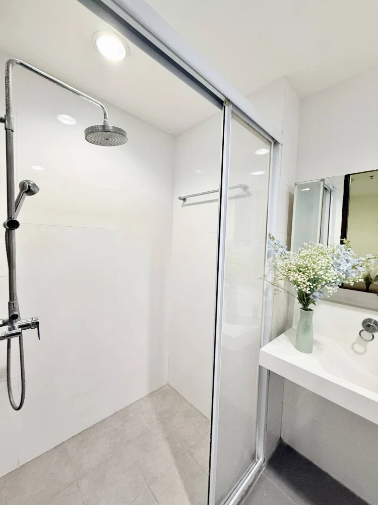 Selling a north-facing unit at Rhythm Ratchada, in a prime location with convenient transportation and fully furnished. Book now!