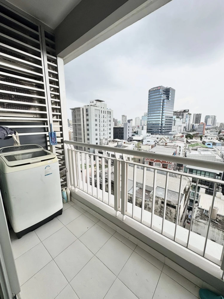 Rhythm Ratchada for sale, corner unit with privacy, plenty of usable space, comes with complete amenities, reserve now!