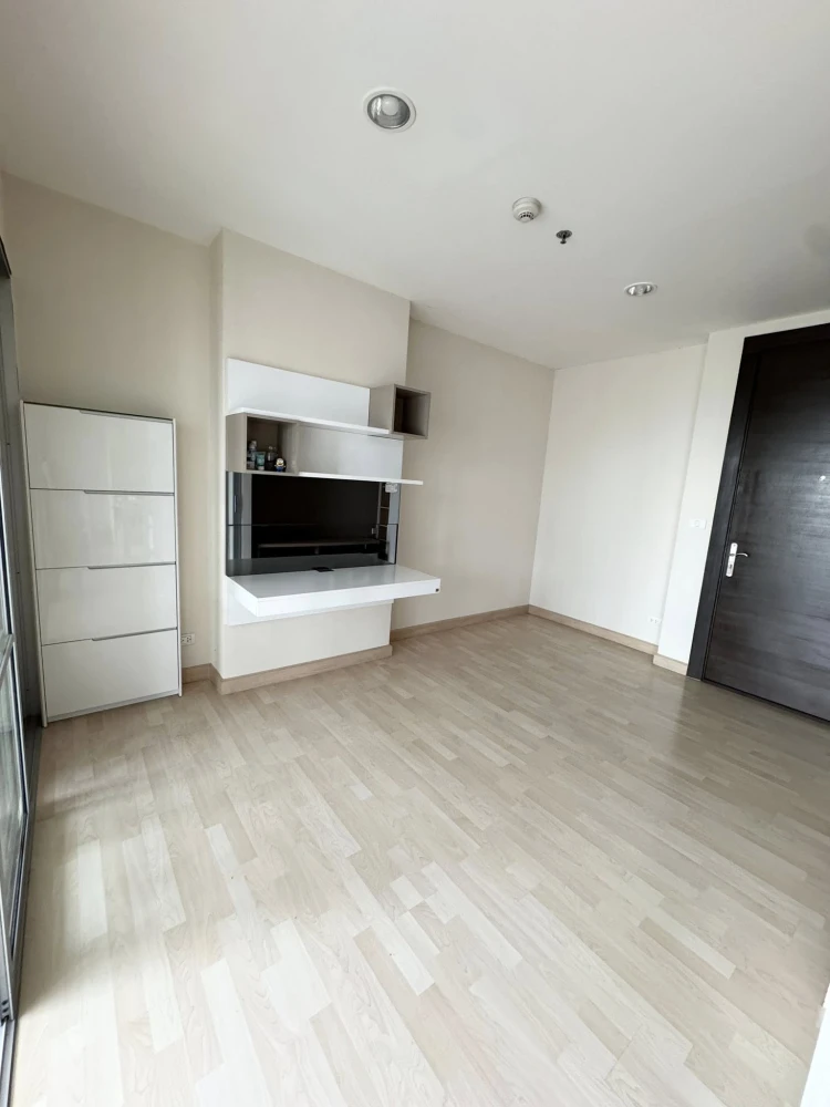 Rhythm Ratchada for sale, corner unit with privacy, plenty of usable space, comes with complete amenities, reserve now!