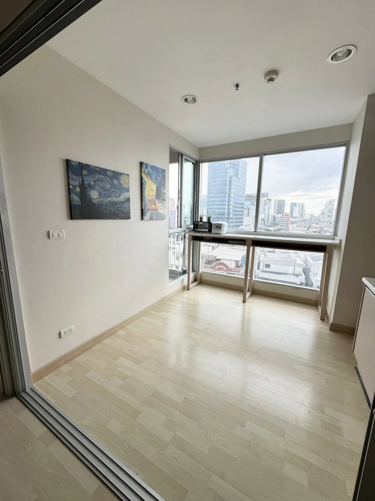 Rhythm Ratchada for sale, corner unit with privacy, plenty of usable space, comes with complete amenities, reserve now!