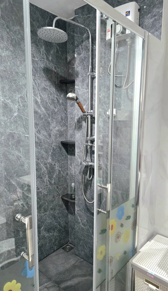 Selling a beautiful unit at Rhythm Ratchada, 29th floor. Ready to move in immediately. Unobstructed city view, high floor, great atmosphere. Book now!
