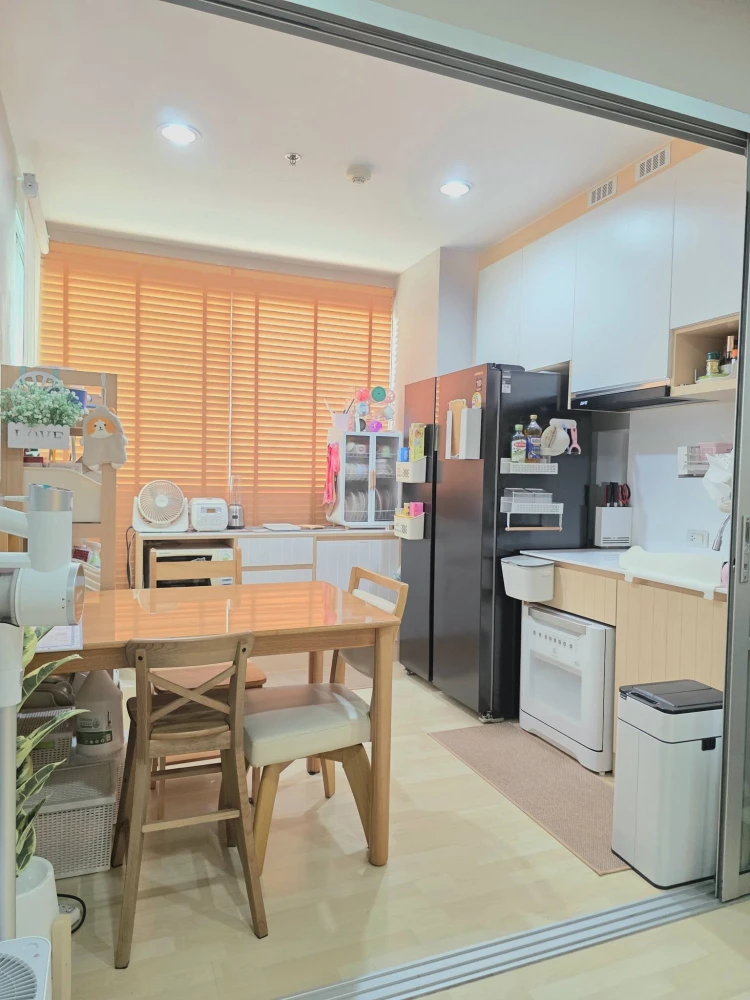 Selling a beautiful unit at Rhythm Ratchada, 29th floor. Ready to move in immediately. Unobstructed city view, high floor, great atmosphere. Book now!