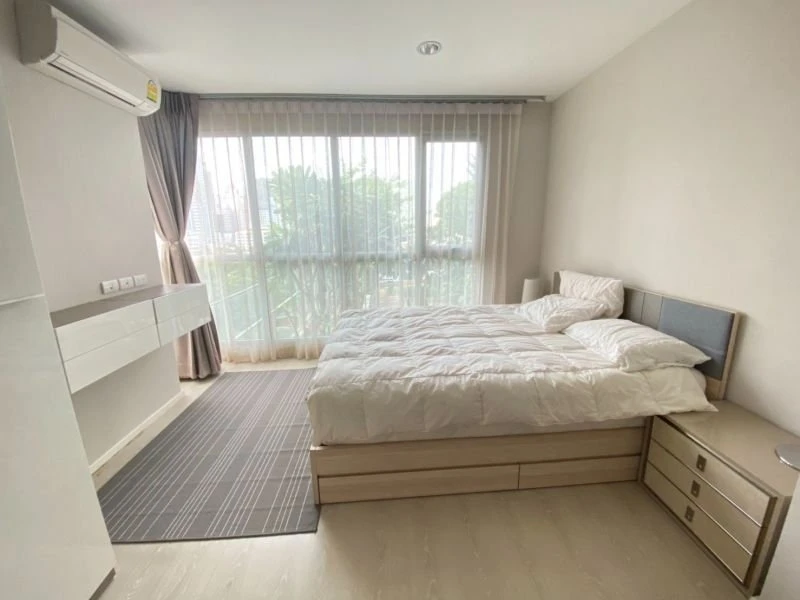 For sale: Rhythm Sathorn Narathiwas, corner unit with privacy, fully furnished, garden view, reserve now!