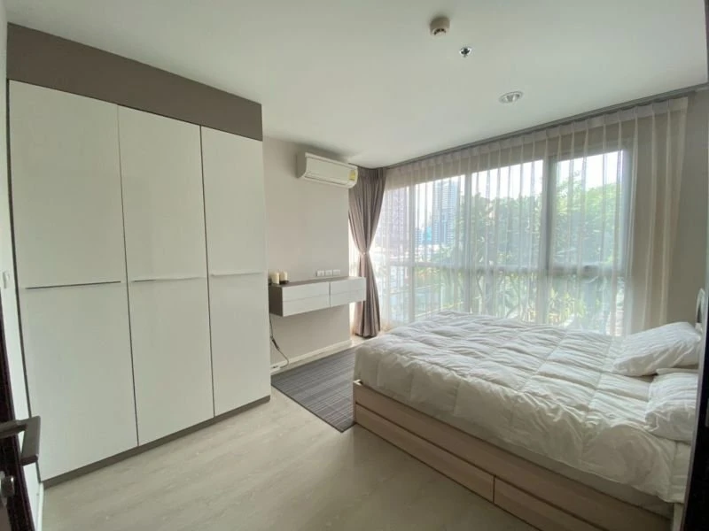 For sale: Rhythm Sathorn Narathiwas, corner unit with privacy, fully furnished, garden view, reserve now!