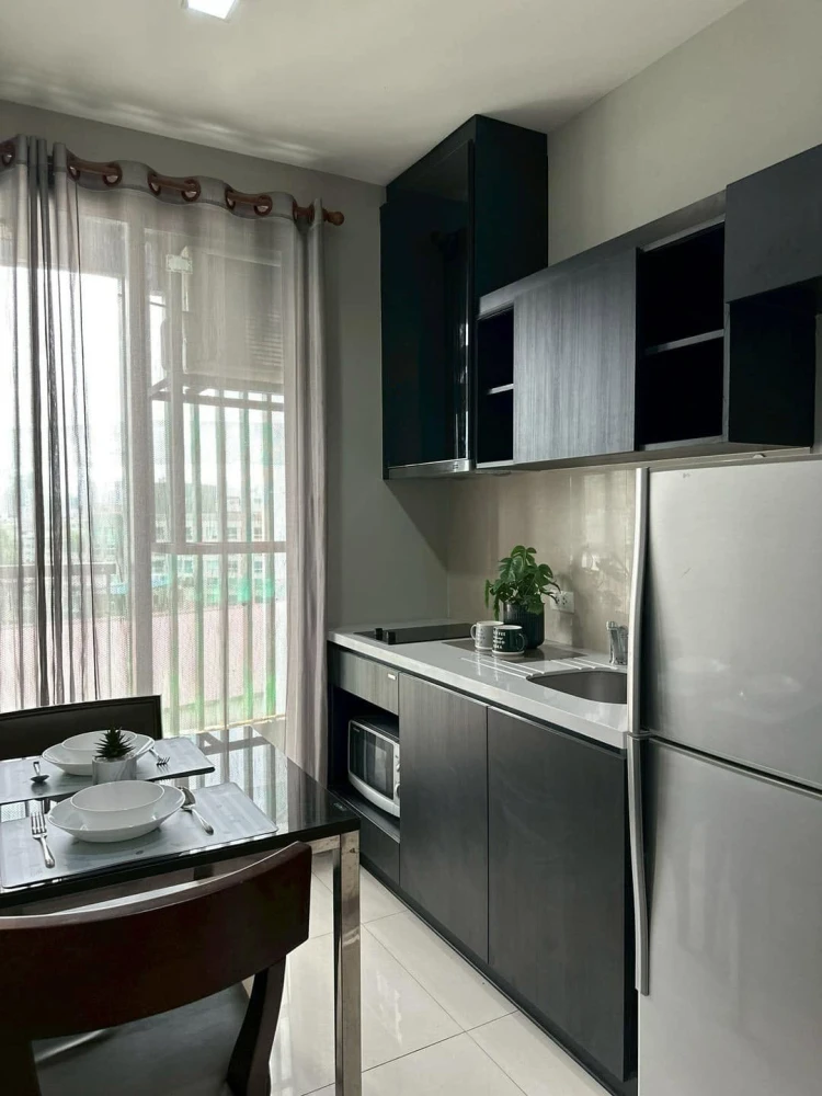 For sale: RHYTHM Sukhumvit 44/1. Modern interior design with dark tones and high-quality materials. Don't miss this opportunity!