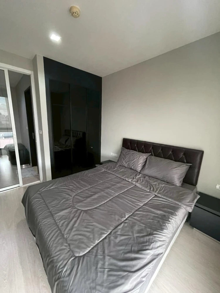 For sale: RHYTHM Sukhumvit 44/1. Modern interior design with dark tones and high-quality materials. Don't miss this opportunity!