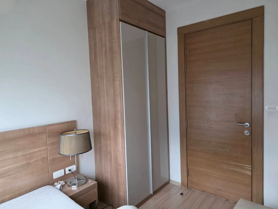 Selling Rhythm Ratchada-Huai Khwang, corner unit, 2 bedrooms, fully furnished. Don't miss out!