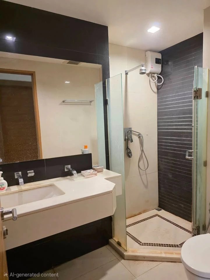 Selling Rhythm Ratchada-Huai Khwang, corner unit, 2 bedrooms, fully furnished. Don't miss out!