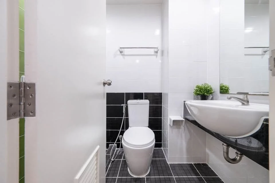 Selling a 28.69 sq.m. unit at Rich Park @ Bangson Station on the 6th floor. A good size unit with well-designed functionality. Book now!