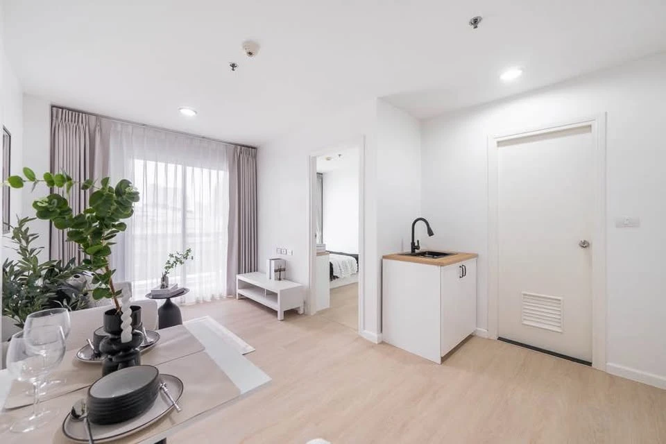 Selling a 28.69 sq.m. unit at Rich Park @ Bangson Station on the 6th floor. A good size unit with well-designed functionality. Book now!