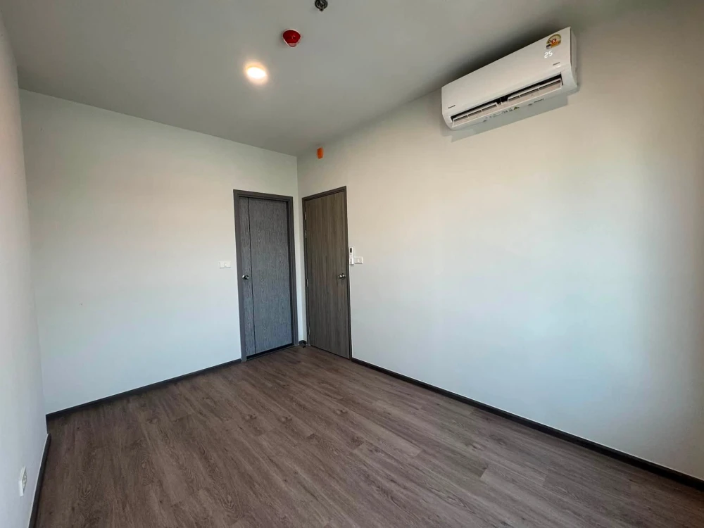 Selling unfurnished Rich Point @ BTS Wutthakat units in a great location with beautiful, unblocked views and convenient transportation. Book now!