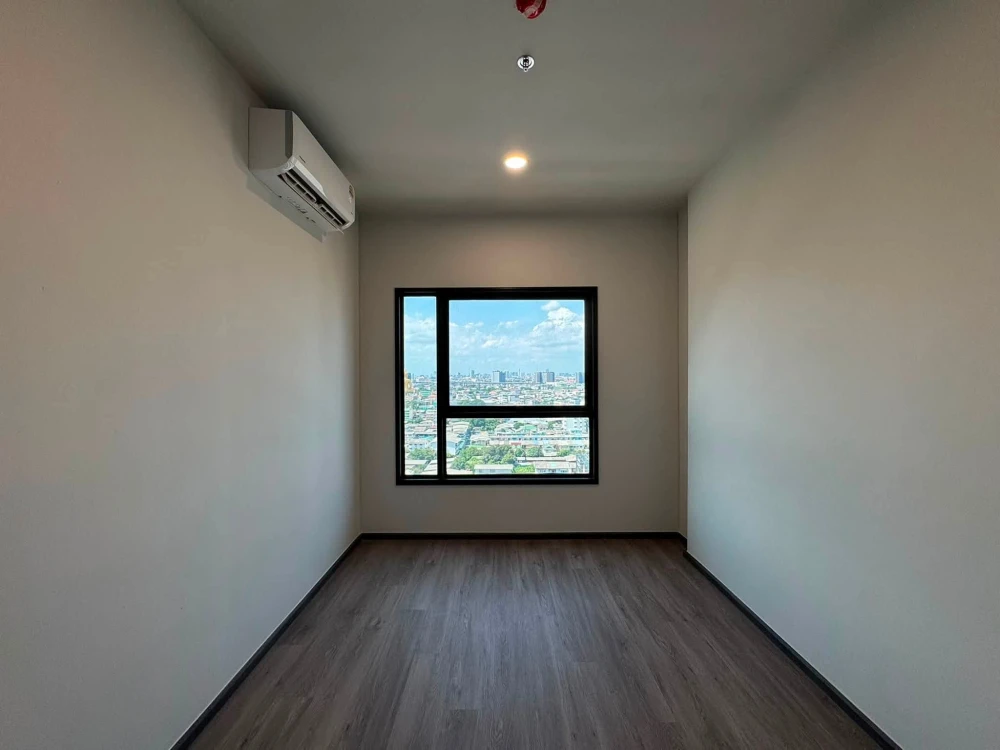 Selling unfurnished Rich Point @ BTS Wutthakat units in a great location with beautiful, unblocked views and convenient transportation. Book now!