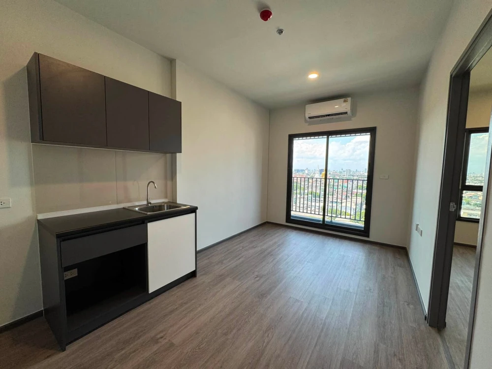 Selling unfurnished Rich Point @ BTS Wutthakat units in a great location with beautiful, unblocked views and convenient transportation. Book now!