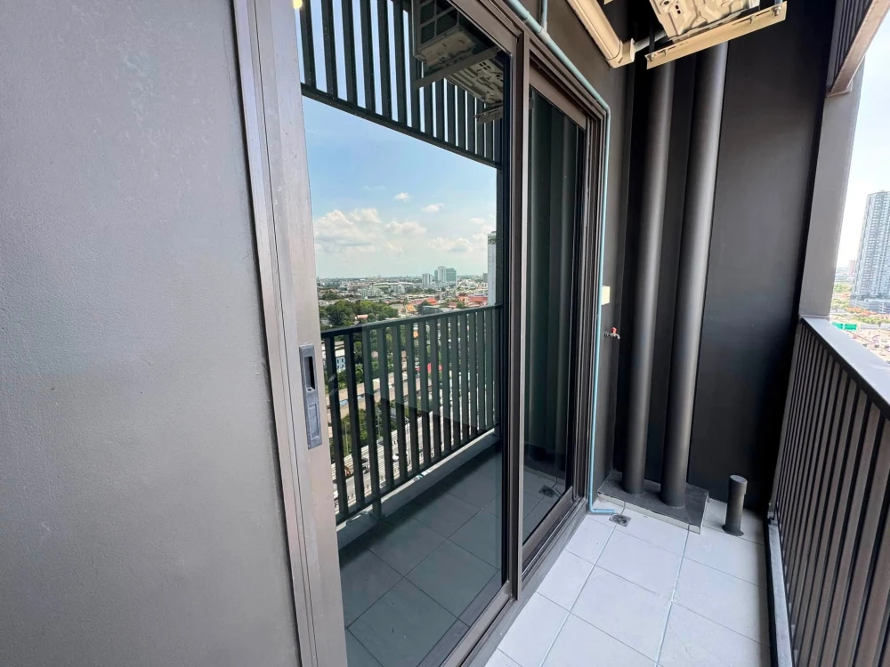 Selling unfurnished Rich Point @ BTS Wutthakat units in a great location with beautiful, unblocked views and convenient transportation. Book now!