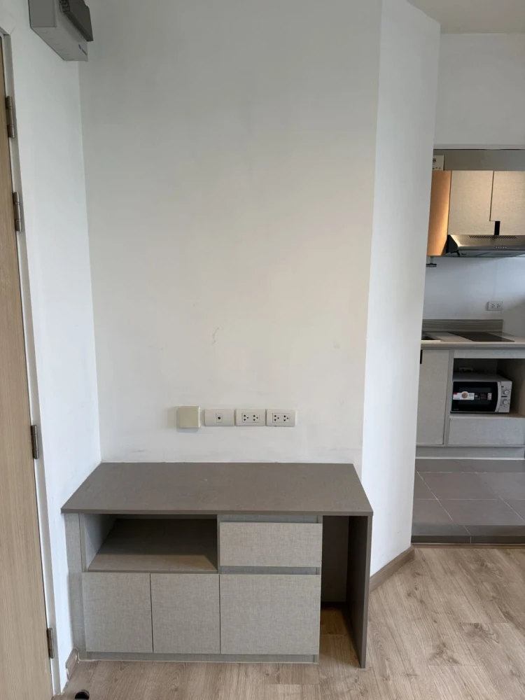 Selling Rise Rama 9, 1 bedroom, 1 bathroom. Great location, convenient transportation, excellent facilities. Book now!