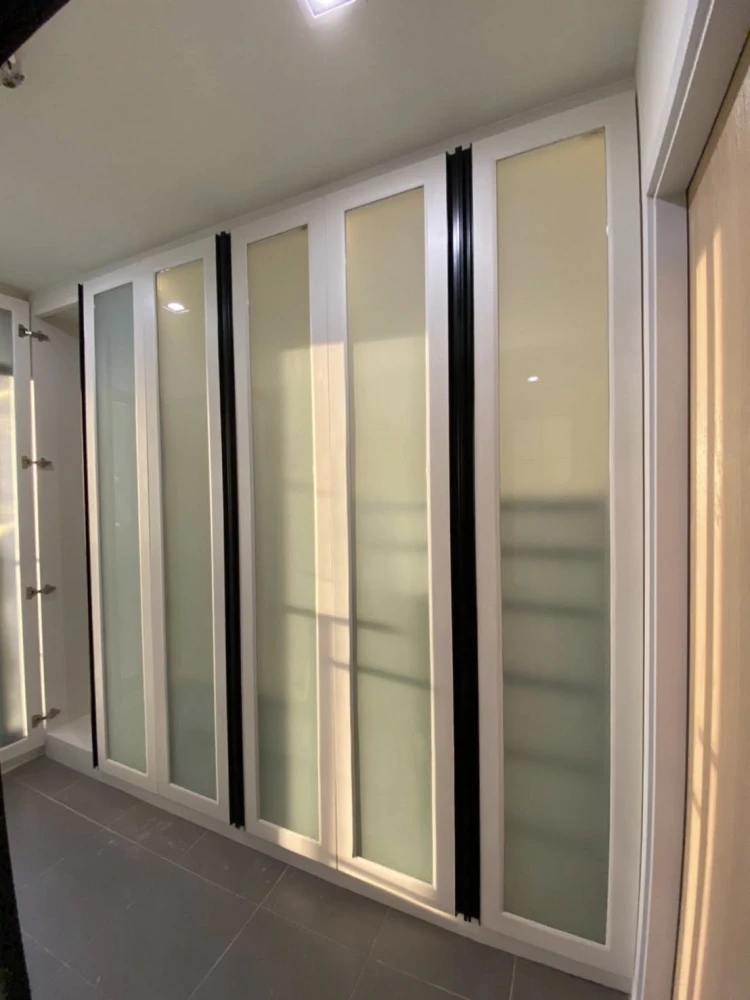 For sale Rise Rama 9 Combine room, large area, fully furnished, lots of cabinets! Almost no need to buy anything more, must reserve.