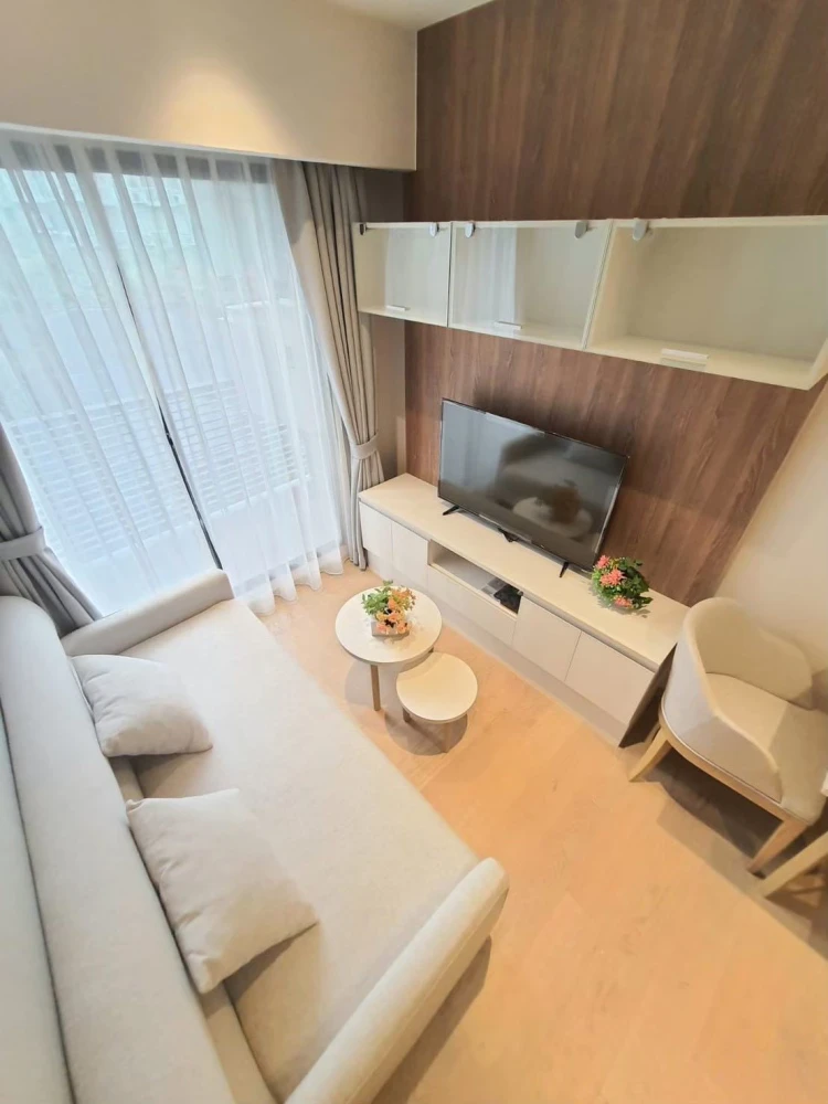 For sale/rent: Runesu Thonglor 5, beautifully decorated room, good location, convenient transportation, comes with complete furniture, don't miss it.