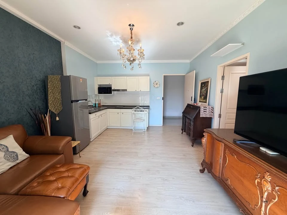 Selling or rent S1 Rama 9, a large unit with well-divided spaces creating a spacious and airy feel. Book now, don't hesitate!