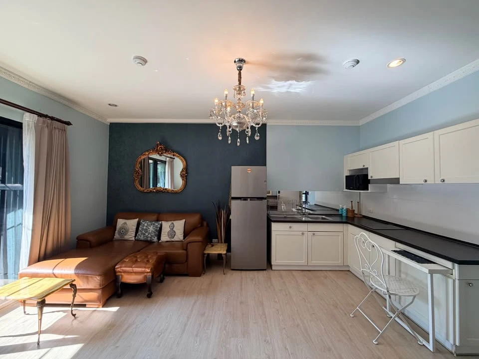 Selling or rent S1 Rama 9, a large unit with well-divided spaces creating a spacious and airy feel. Book now, don't hesitate!