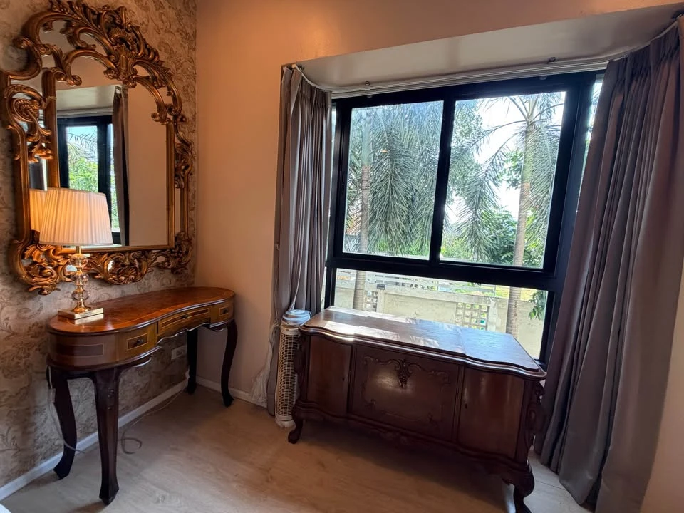 Selling or rent S1 Rama 9, a large unit with well-divided spaces creating a spacious and airy feel. Book now, don't hesitate!