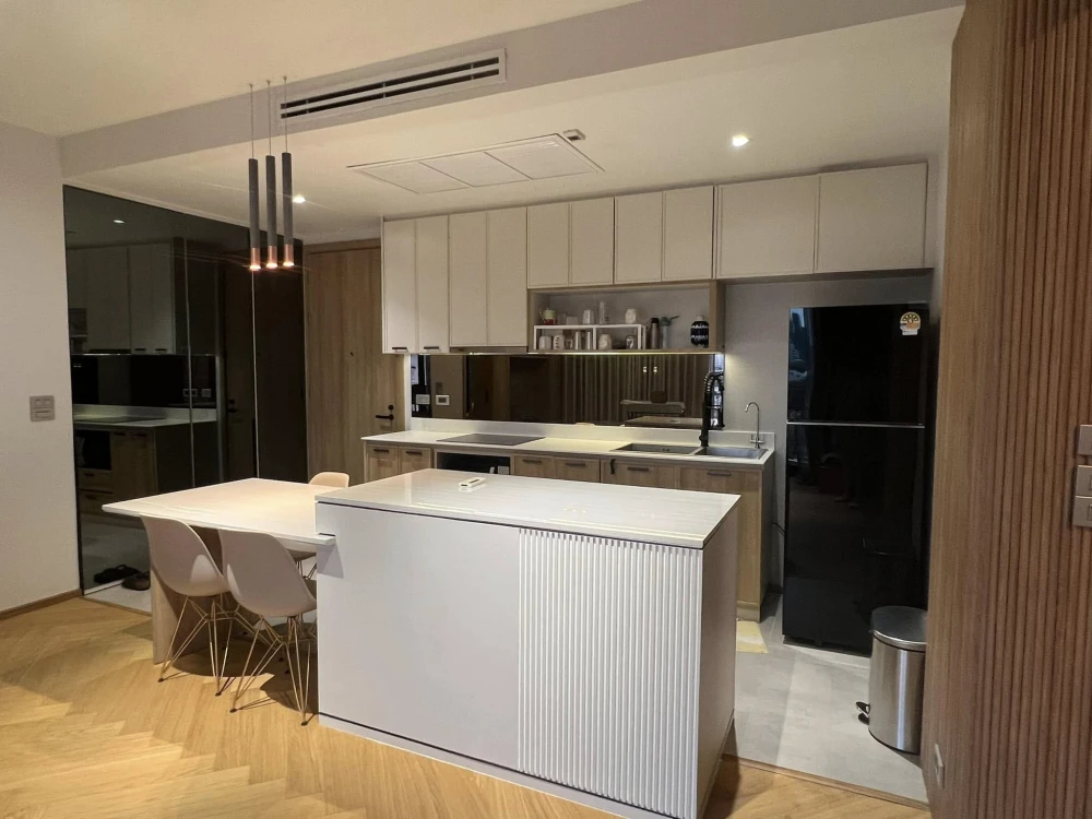 For sale Savvi Phahol 2, 1 bedrooms, 2 bathrooms, nice to live in, good location, fully built-in furniture, reserve quickly.