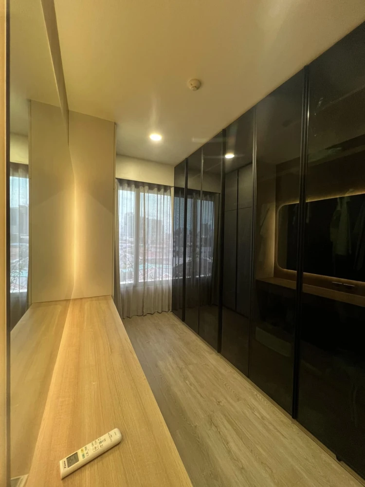 For sale Savvi Phahol 2, 1 bedrooms, 2 bathrooms, nice to live in, good location, fully built-in furniture, reserve quickly.