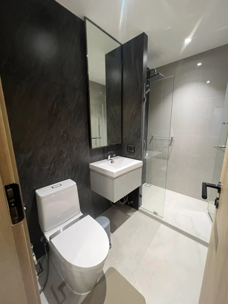 For sale Savvi Phahol 2, 1 bedrooms, 2 bathrooms, nice to live in, good location, fully built-in furniture, reserve quickly.