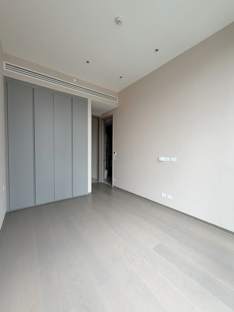 For sale: SCOPE Langsuan, spacious and comfortable room, high floor, hurry and reserve now, don't miss out!!!