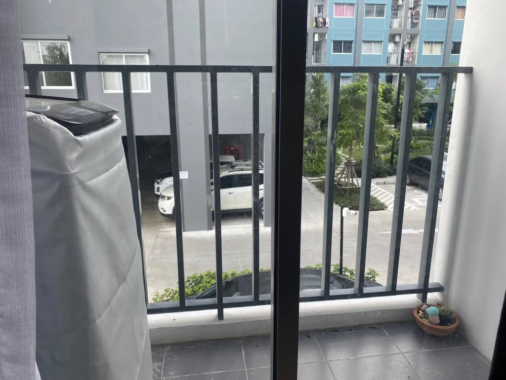 Selling Sena Kith Chalong Krung-Ladkrabang 1 bedroom, 1 bathroom unit. Fully furnished and equipped. Book now!