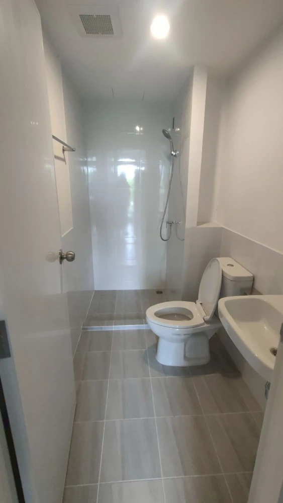 For sale: Sena Kith Chalong Krung-Ladkrabang, 2nd floor, partitioned room, nice decoration, buy now before it's gone.