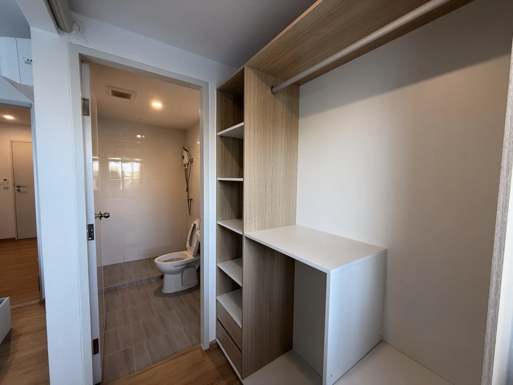 Selling Sena Kith Chalong Krung-Ladkrabang, 2nd floor unit with pool view and full amenities. Book now!