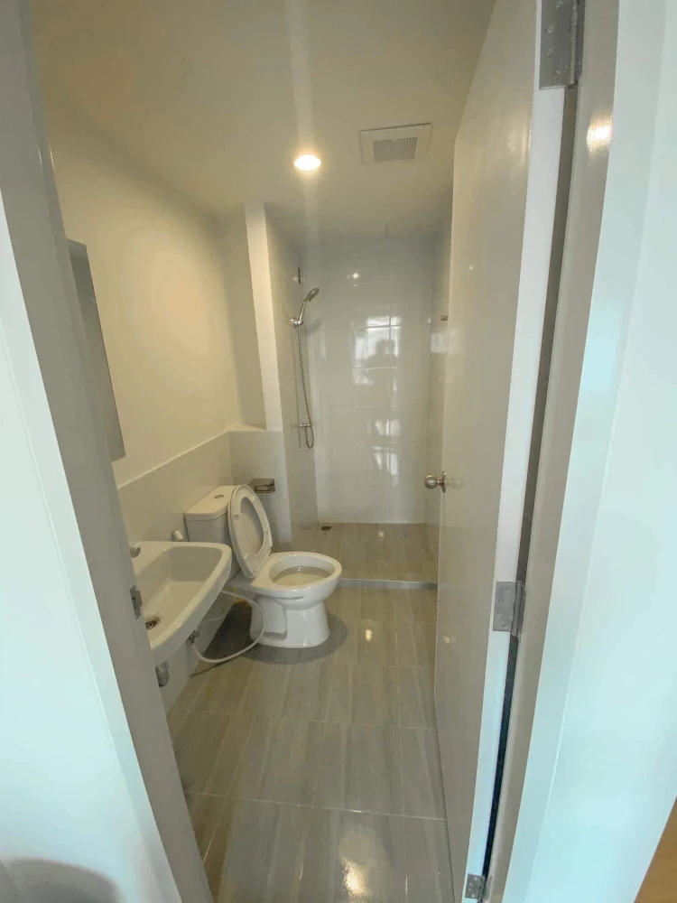 For sale: Sena Kith Chalong Krung-Ladkrabang, a nice room with complete furniture. Hurry and reserve now!