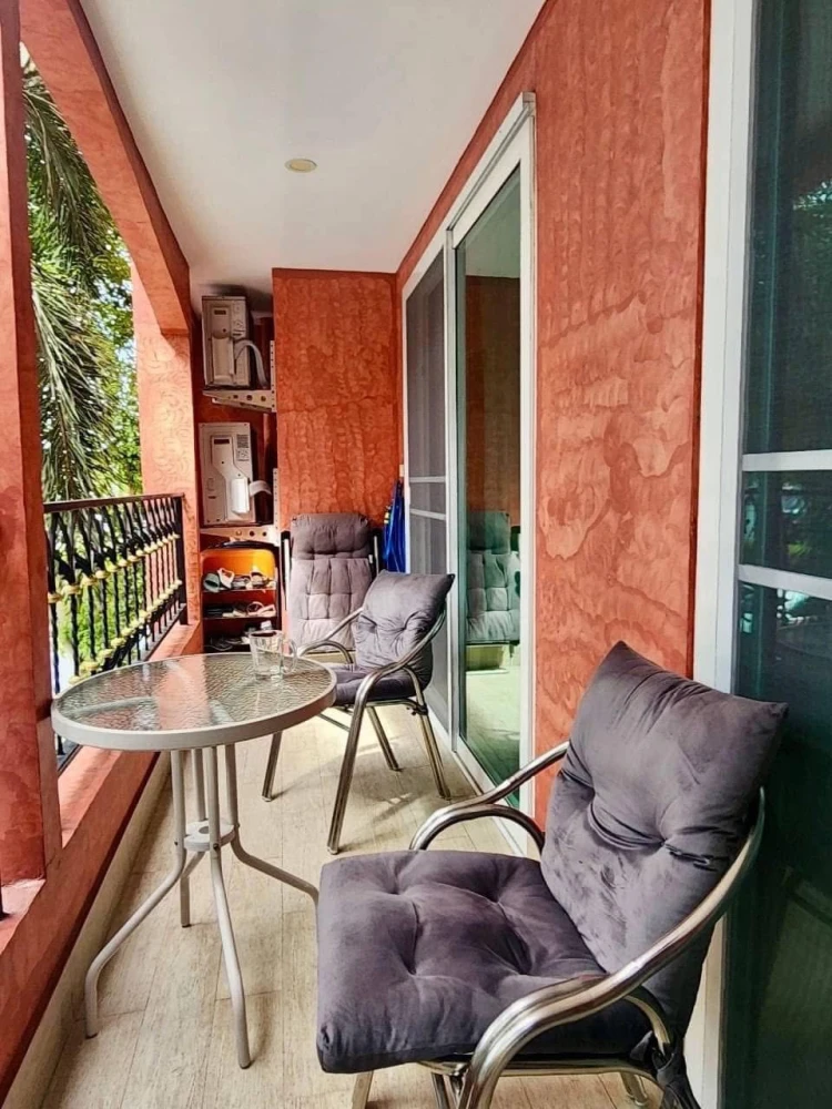 Selling Seven Seas Condo Resort Jomtien, 2 bedrooms, spacious living area, beautiful unblocked view. Book now before it's too late!