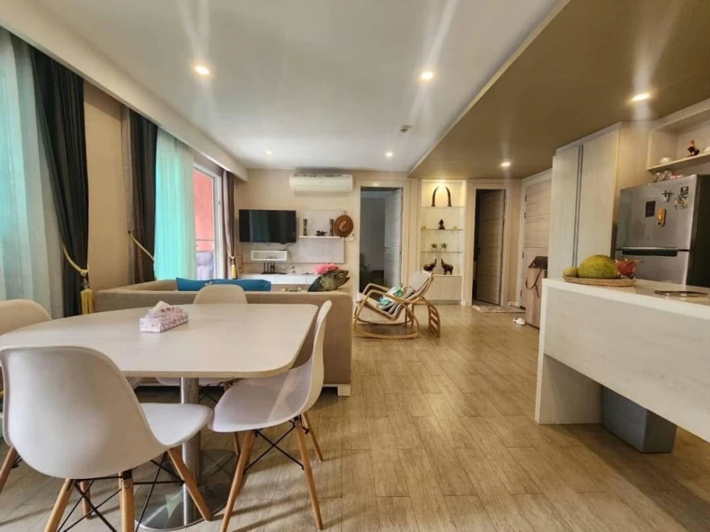 Selling Seven Seas Condo Resort Jomtien, 2 bedrooms, spacious living area, beautiful unblocked view. Book now before it's too late!