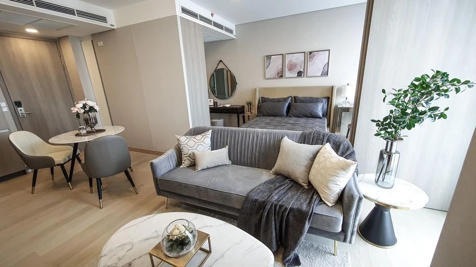 For sale: Siamese Exclusive Queens, beautifully decorated room, complete in one place, just bring your bags and move in. Don't miss out.