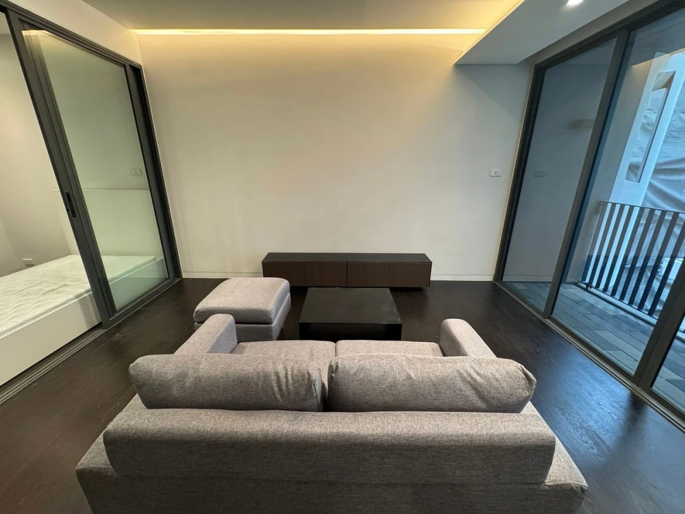 Selling a fully furnished Siamese Gioia Sukhumvit 31 condo. Buy now! (Urgent sale!)