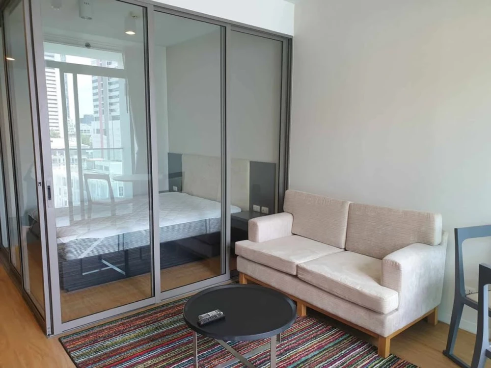 Selling Siamese Surawong, 1 bedroom, 1 bathroom, 11th floor. Fully furnished. Don't miss out!