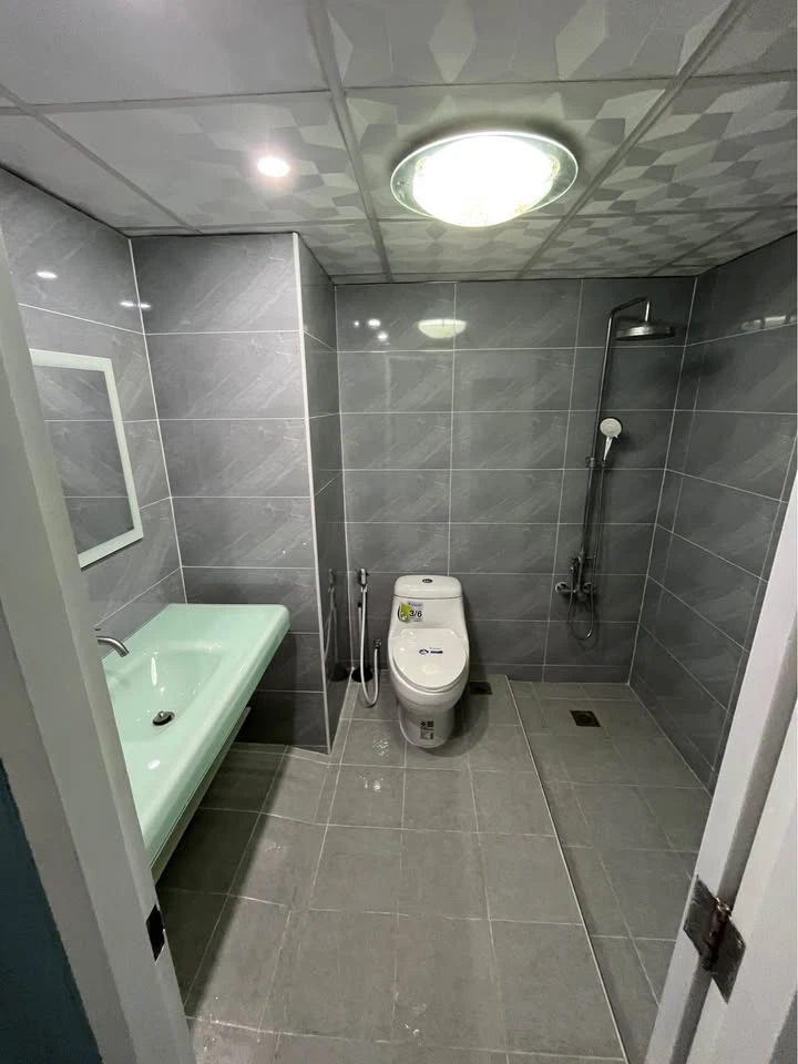 For sale: rent Silom Suite, spacious room, lots of usable space, good location, convenient transportation, hurry and reserve now!