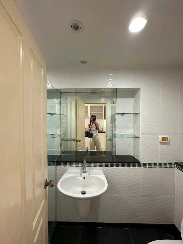 Sirin Residence Pattanakarn for sale. Clean, quiet, peaceful, and problem-free rooms. Book now!