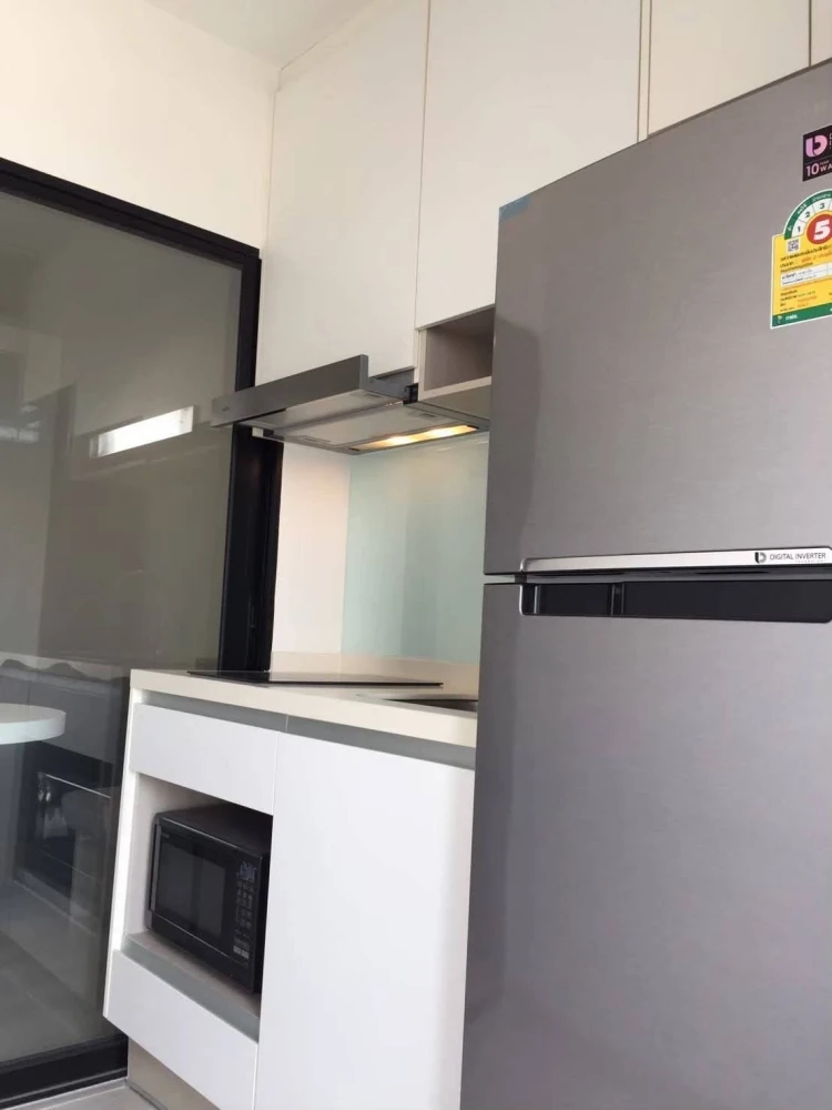 Selling a Skyline Rattanathibet unit on the 14th floor, fully furnished with appliances. Don't miss out!