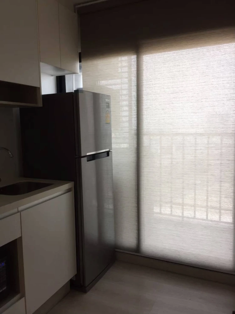 Selling a Skyline Rattanathibet unit on the 14th floor, fully furnished with appliances. Don't miss out!