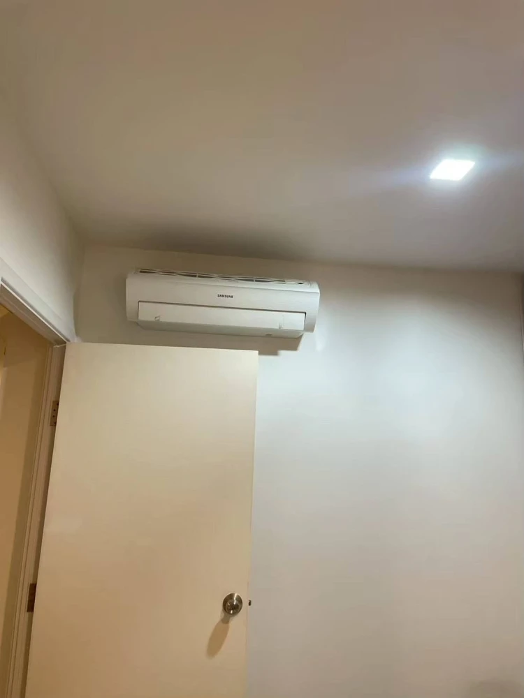 Selling a Skyline Rattanathibet unit on the 14th floor, fully furnished with appliances. Don't miss out!