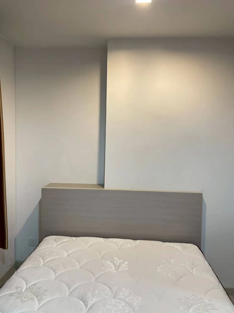 Selling a Skyline Rattanathibet unit on the 14th floor, fully furnished with appliances. Don't miss out!