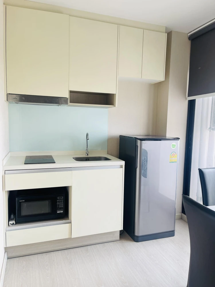 For sale: Skyline Rattanathibet, high floor room, very breezy, complete with electrical appliances and furniture. Reservation required.
