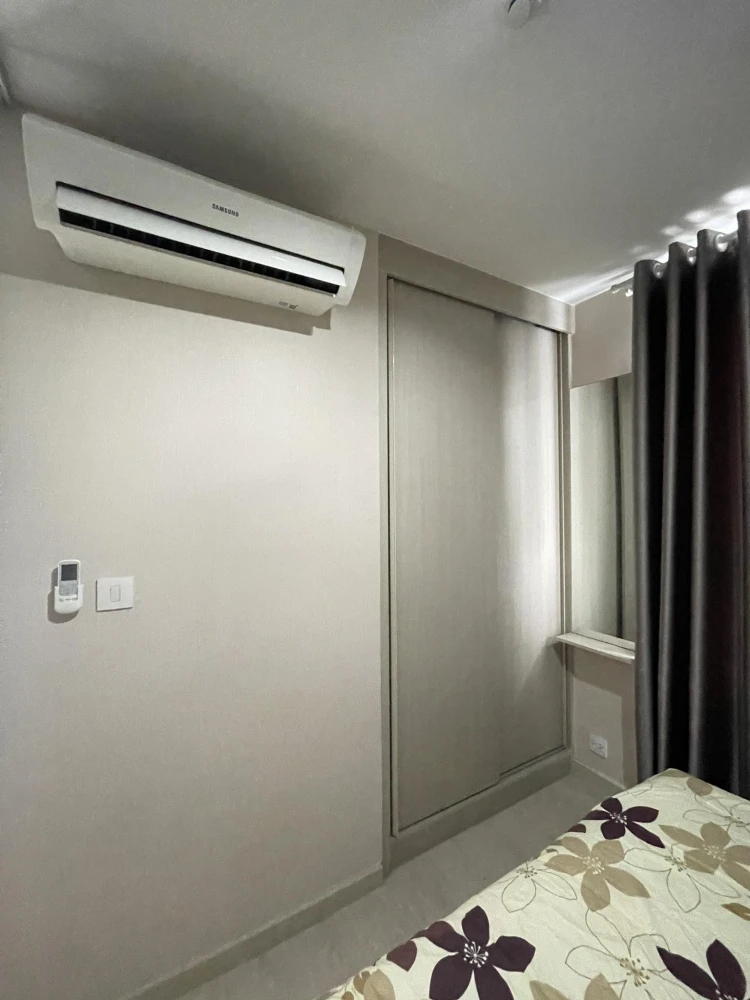 For sale: Skyline Rattanathibet, high floor room, very breezy, complete with electrical appliances and furniture. Reservation required.