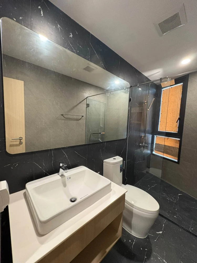 Selling SKYRISE Avenue Sukhumvit 64, 2 bedrooms, spacious living area, complete facilities. Book now!