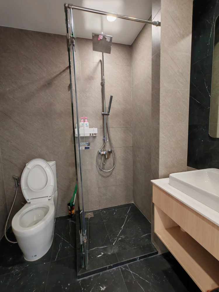 For sale: Skyrise Avenue Sukhumvit 64, 6th floor, corner room with garden view, beautifully decorated, hurry and reserve now!